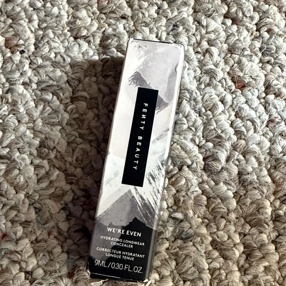 NEW Fenty Beauty We’re Even Hydrating Longwear Concealer- 390C Cool Undertones